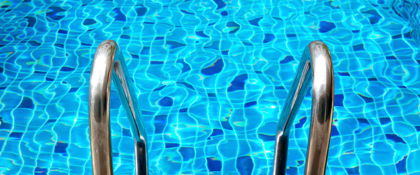 Swimming pool or spa